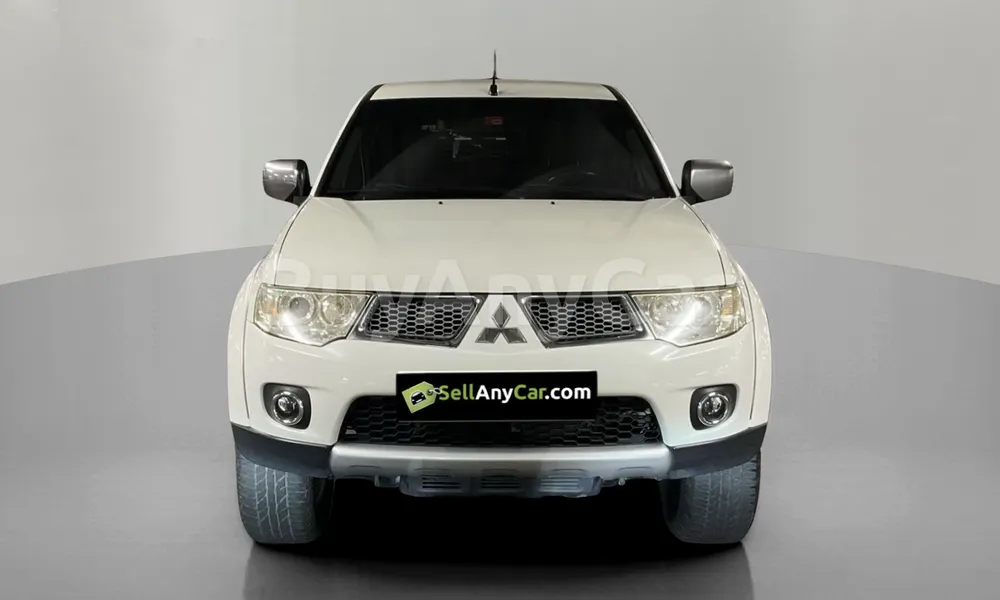 Vehicle photo 1