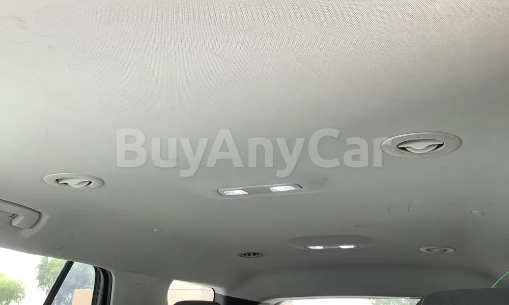Vehicle photo 9