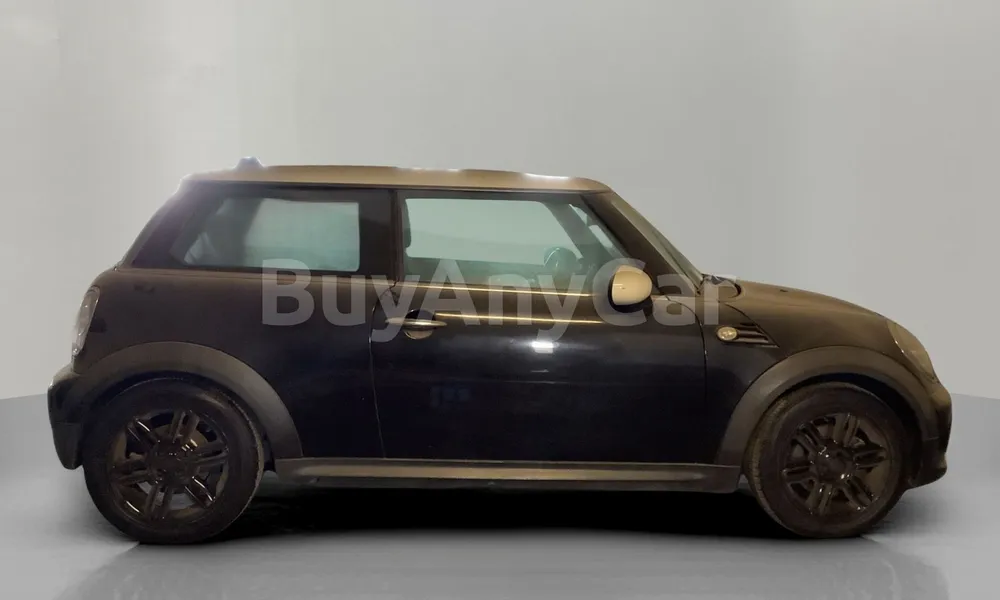 Vehicle photo 3