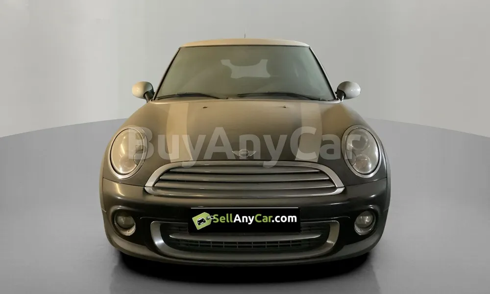 Vehicle photo 1