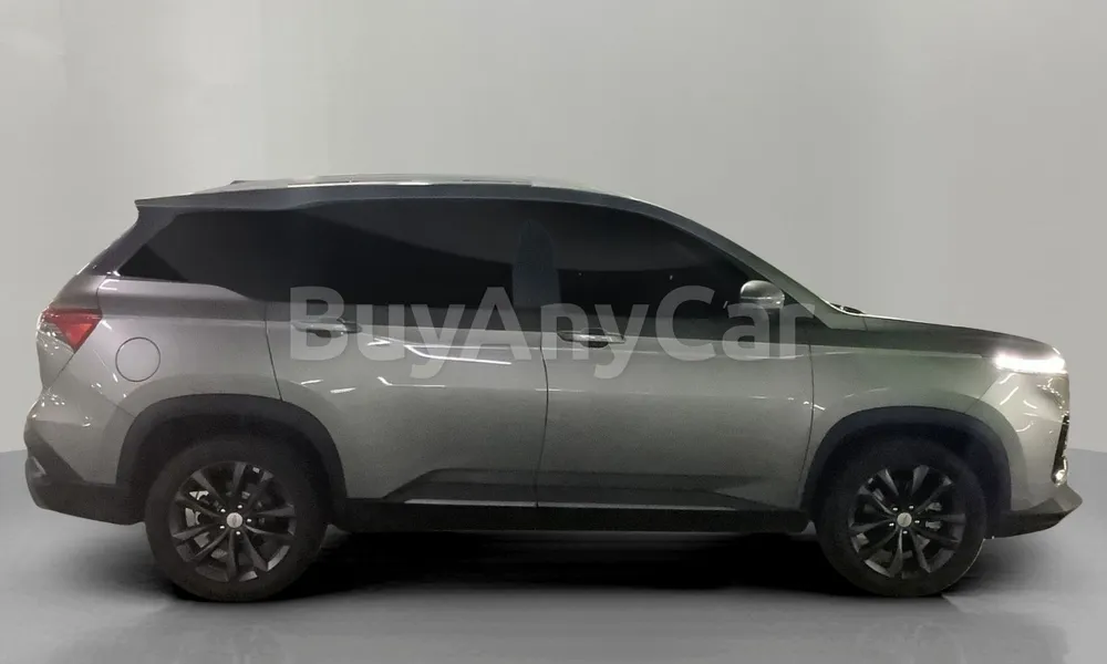 Vehicle photo 3