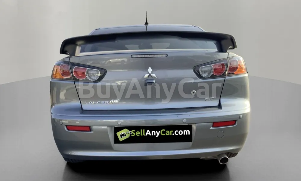 Vehicle photo 2