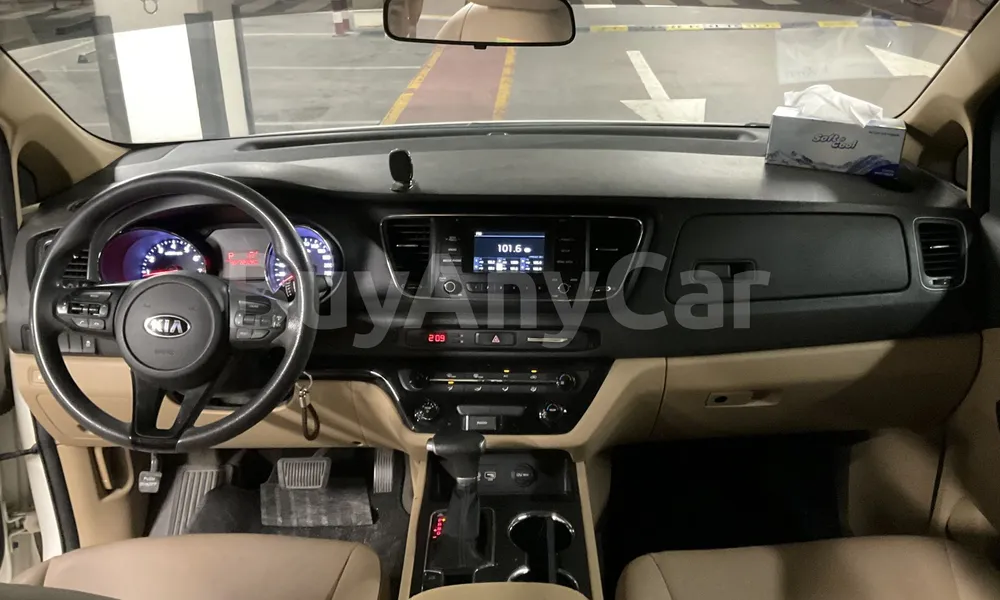 Vehicle photo 8