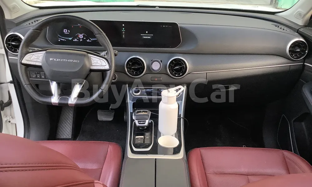 Vehicle photo 8