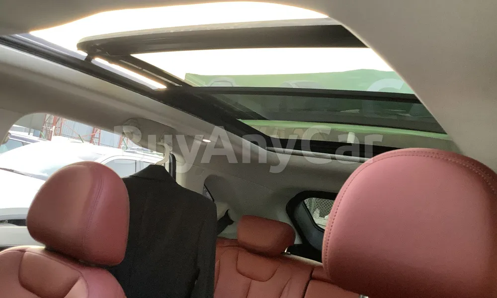 Vehicle photo 9