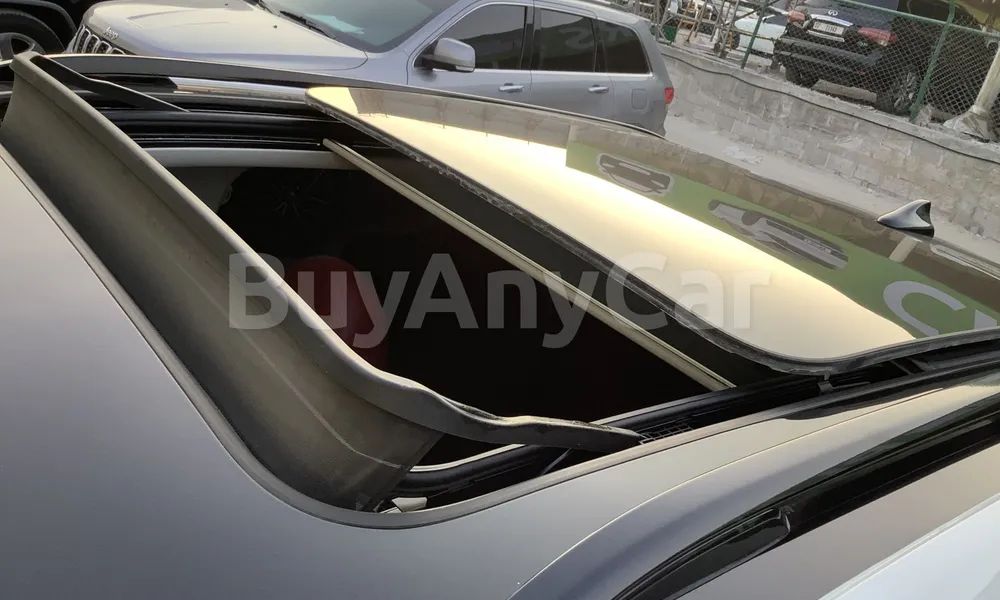 Vehicle photo 5
