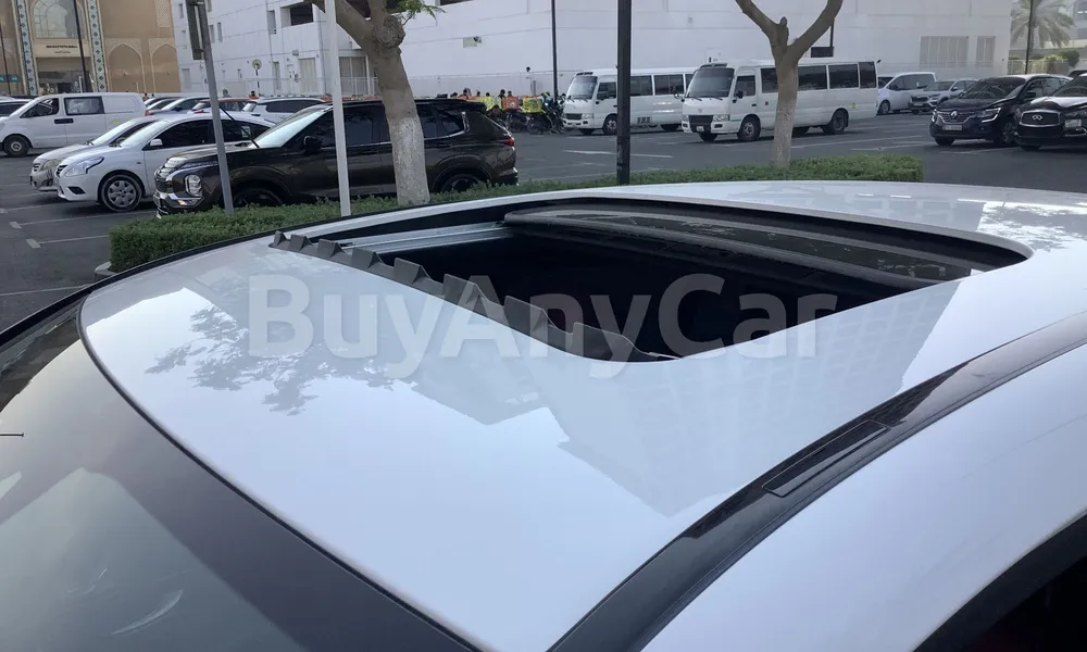 Vehicle photo 5