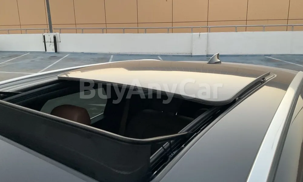 Vehicle photo 5