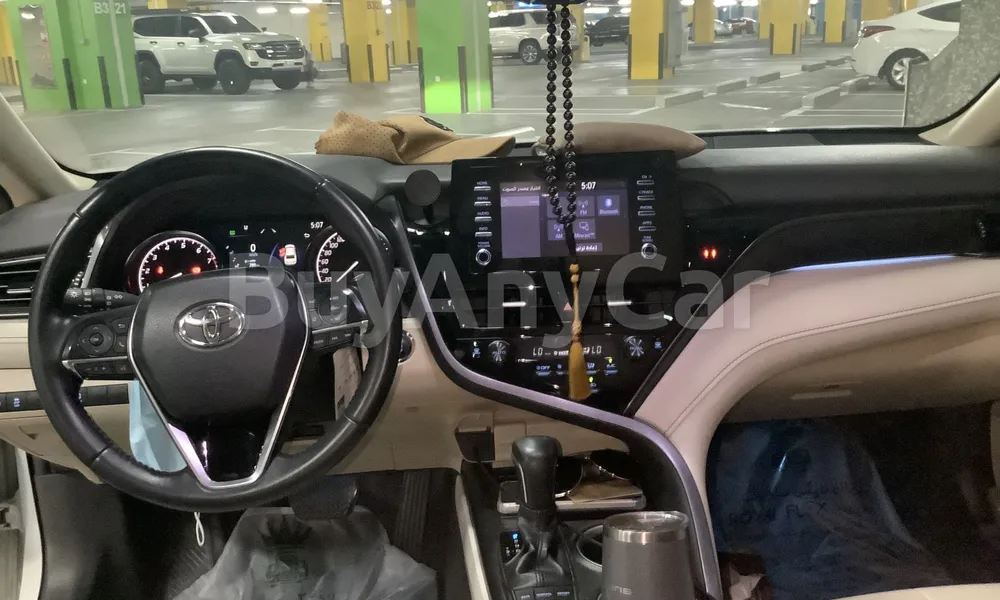 Vehicle photo 8