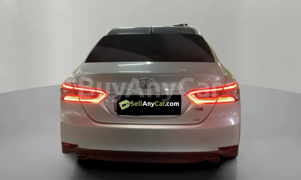 Vehicle photo 2