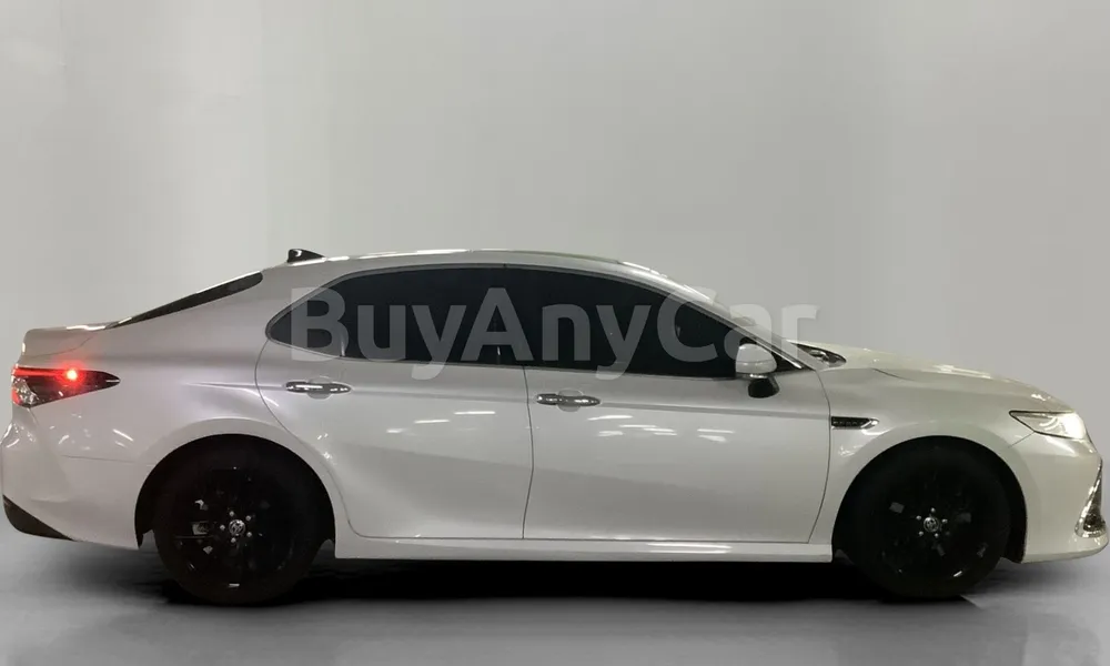 Vehicle photo 3