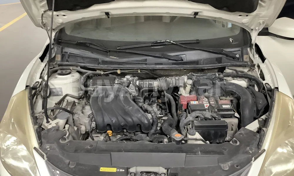 Vehicle photo 6