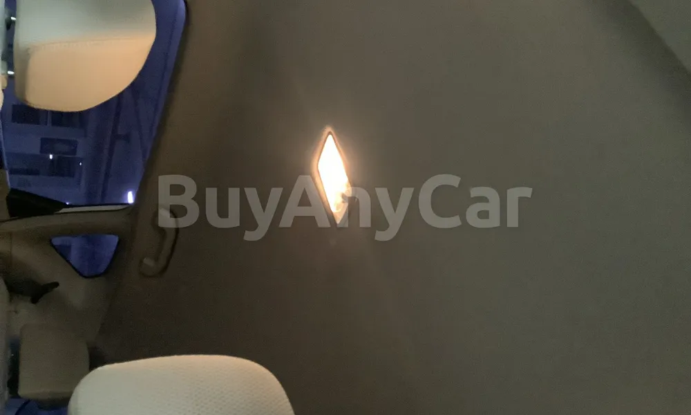 Vehicle photo 9
