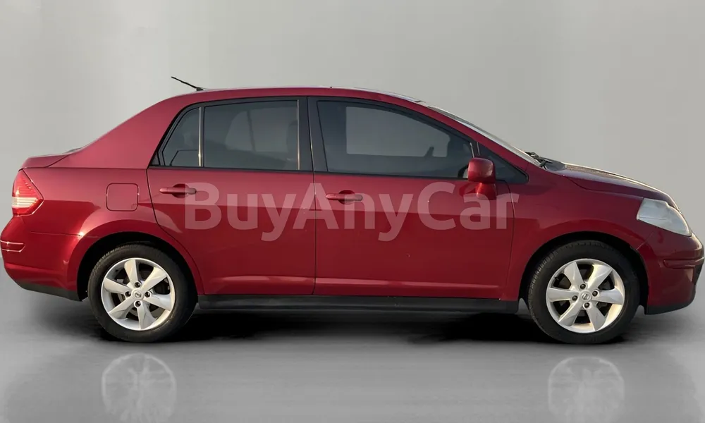 Vehicle photo 3