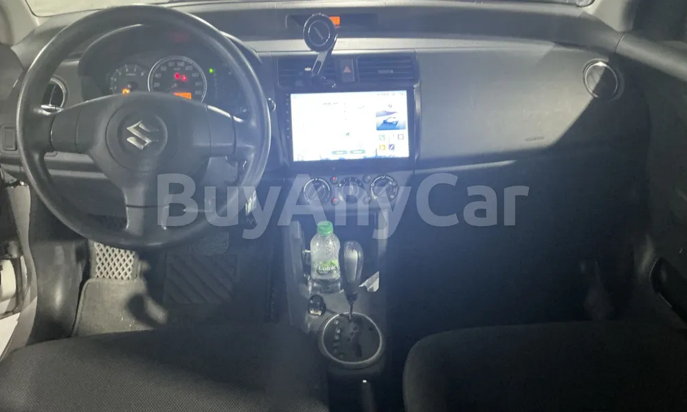 Vehicle photo 8