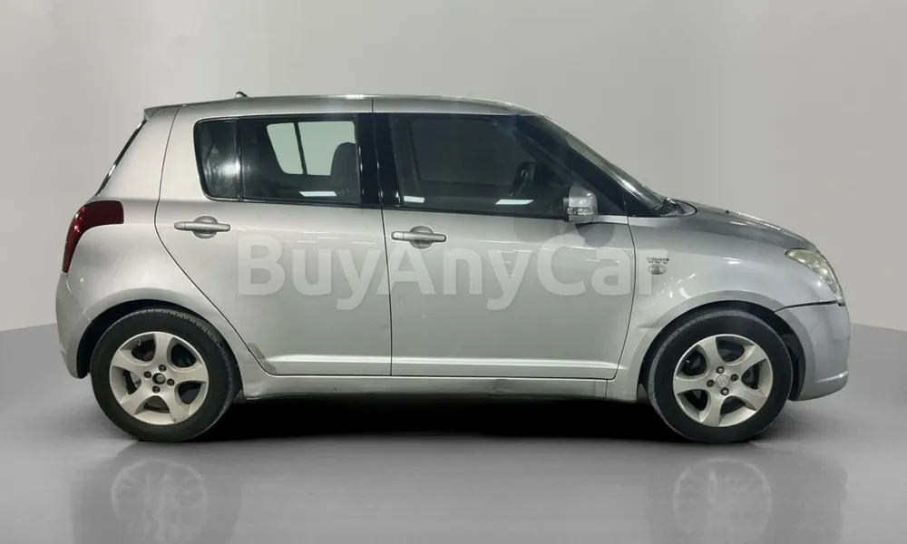 Vehicle photo 3
