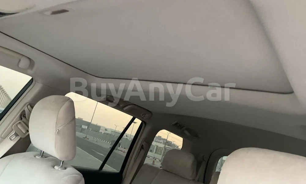 Vehicle photo 9
