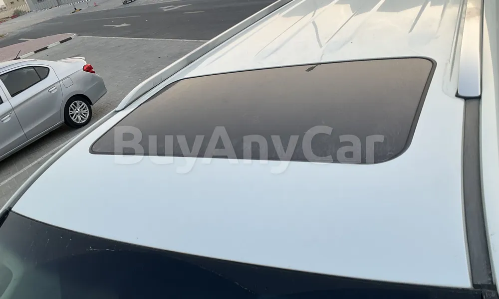 Vehicle photo 5