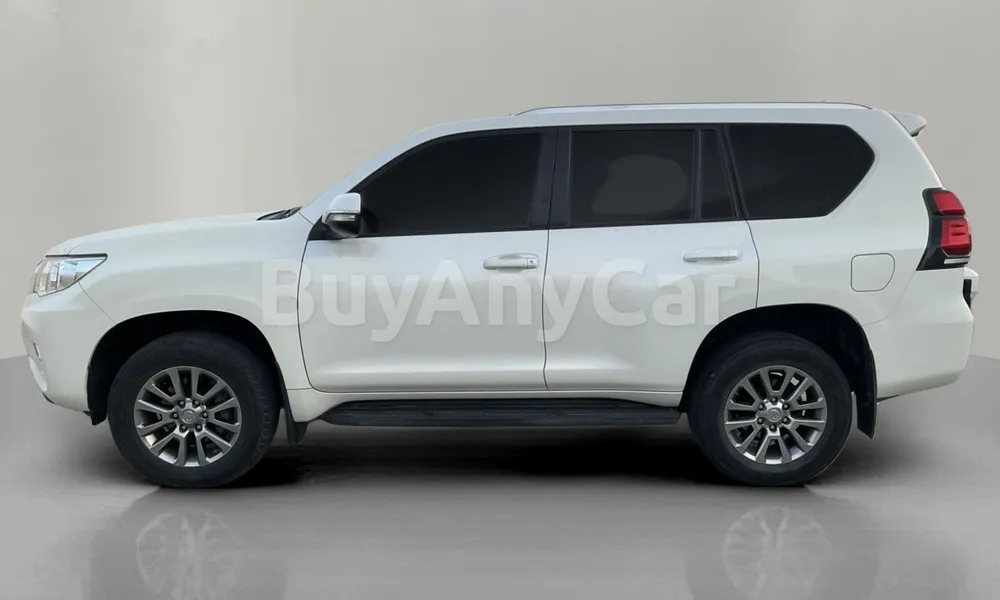 Vehicle photo 4