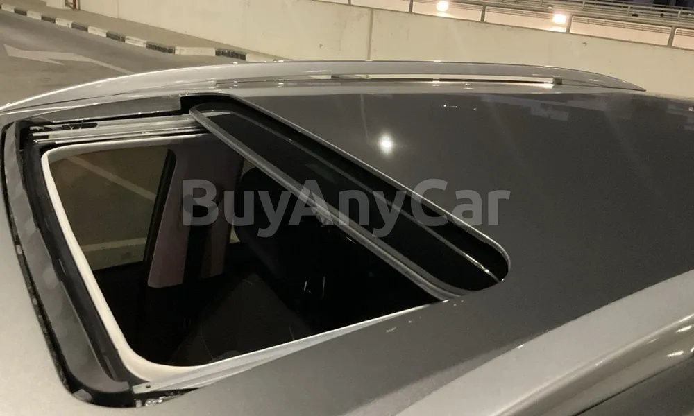 Vehicle photo 5