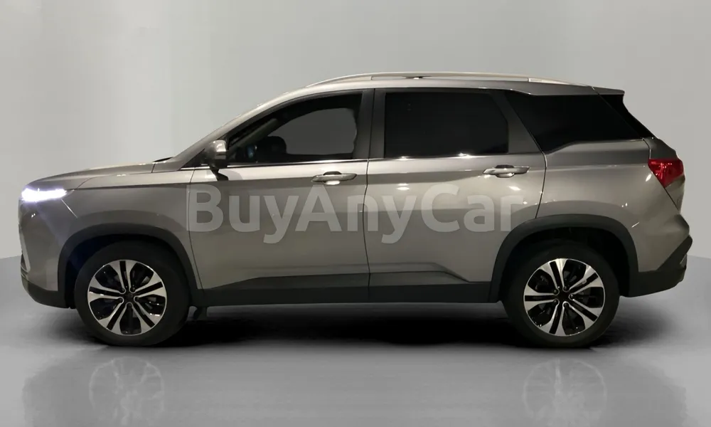 Vehicle photo 4