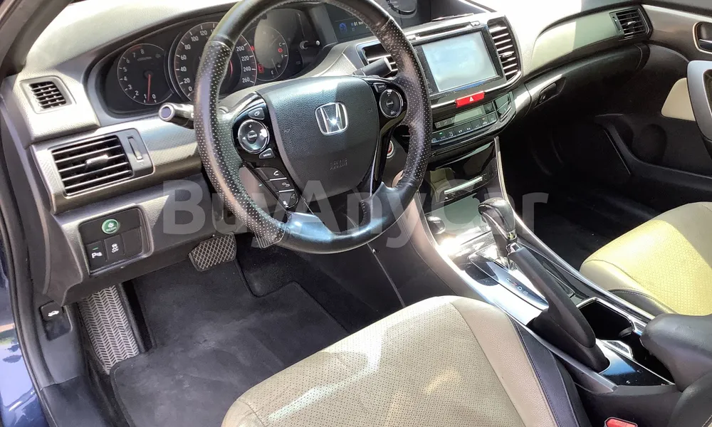 Vehicle photo 8