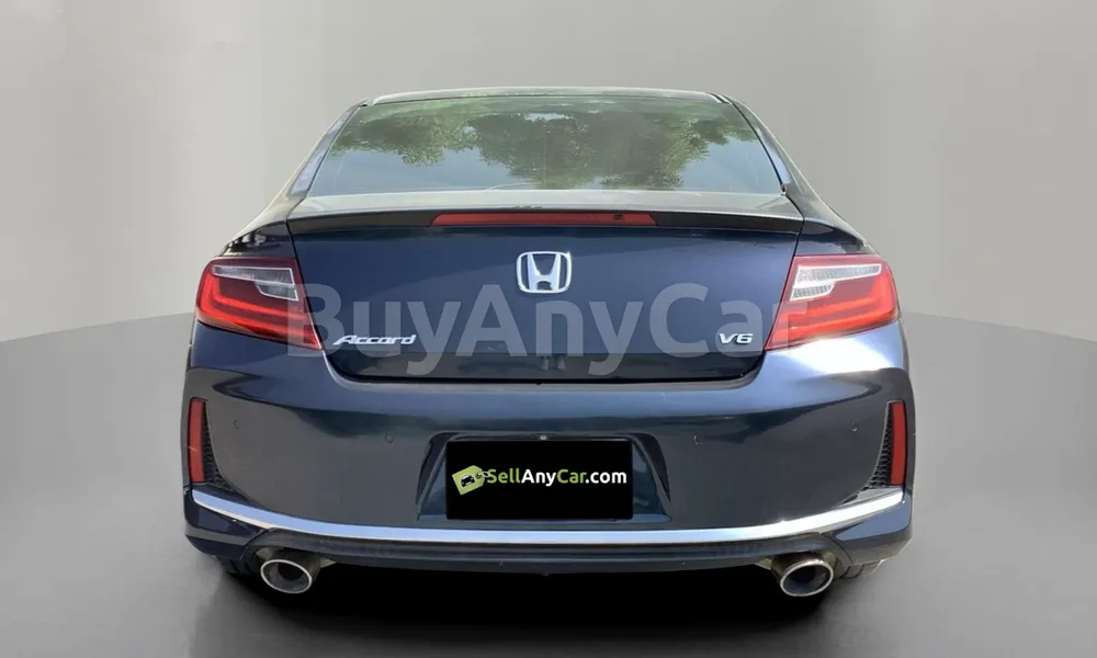Vehicle photo 2