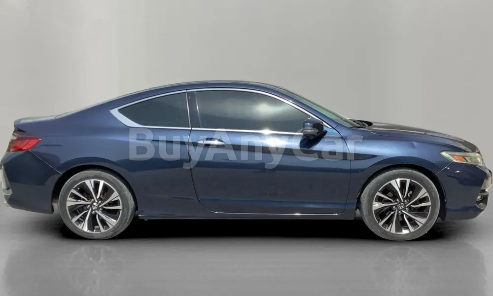Vehicle photo 3