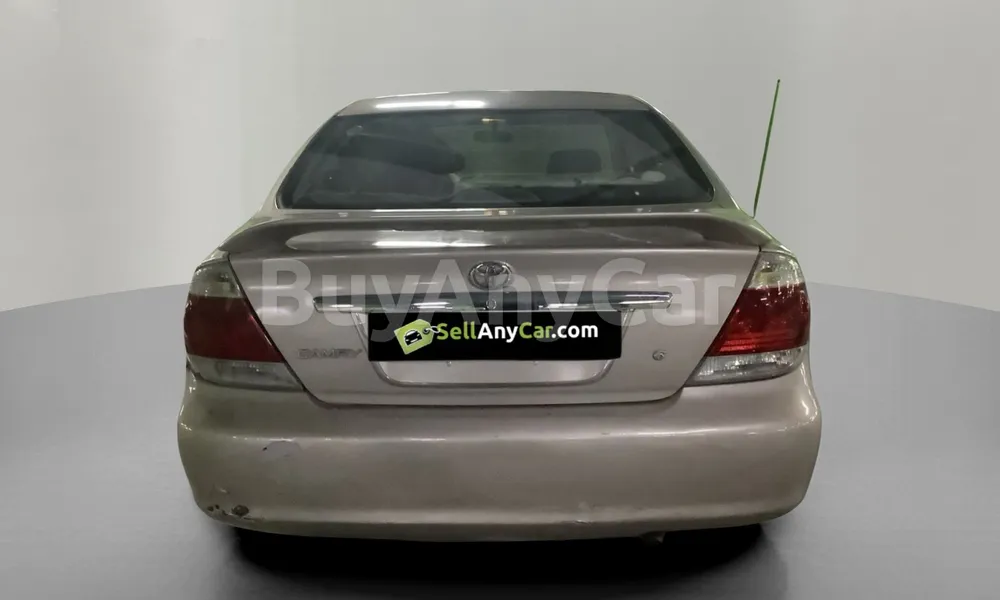 Vehicle photo 2