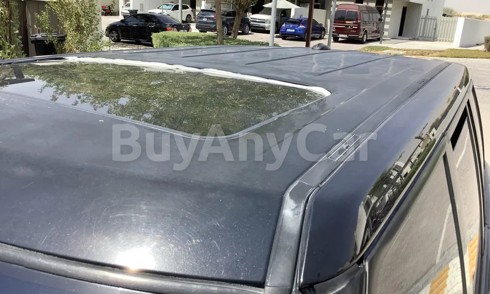 Vehicle photo 5