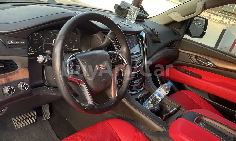 Vehicle photo 9