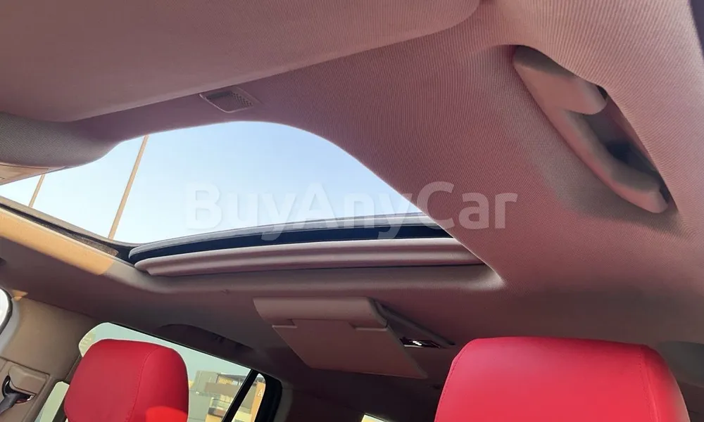 Vehicle photo 8
