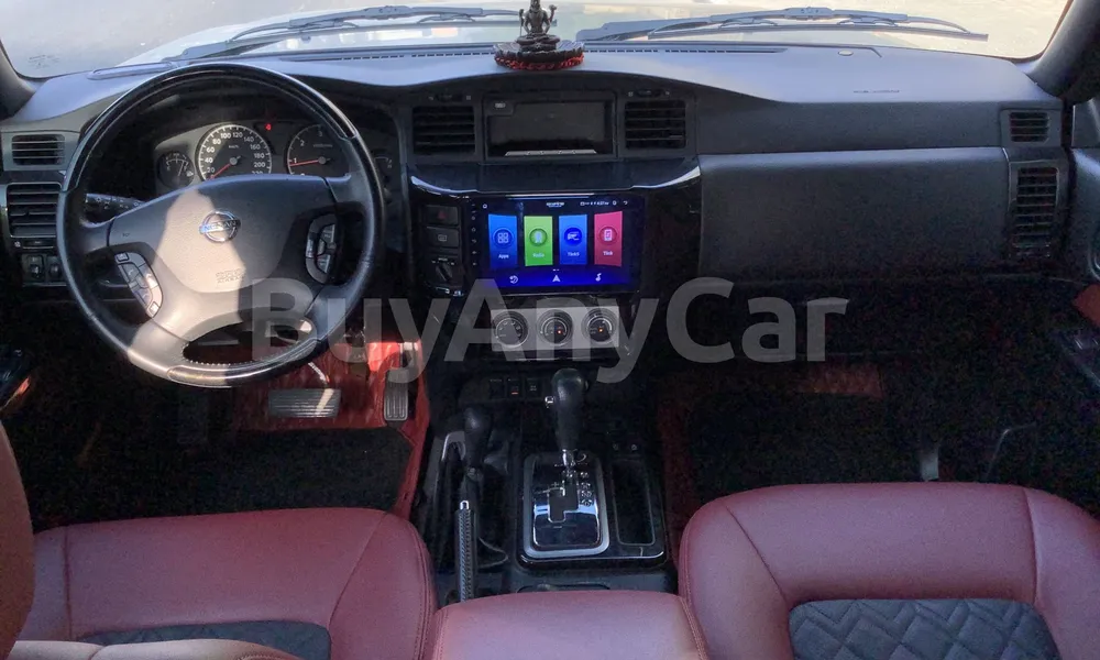 Vehicle photo 9