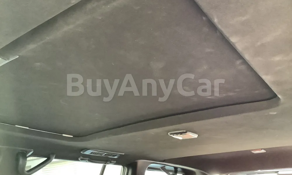 Vehicle photo 8