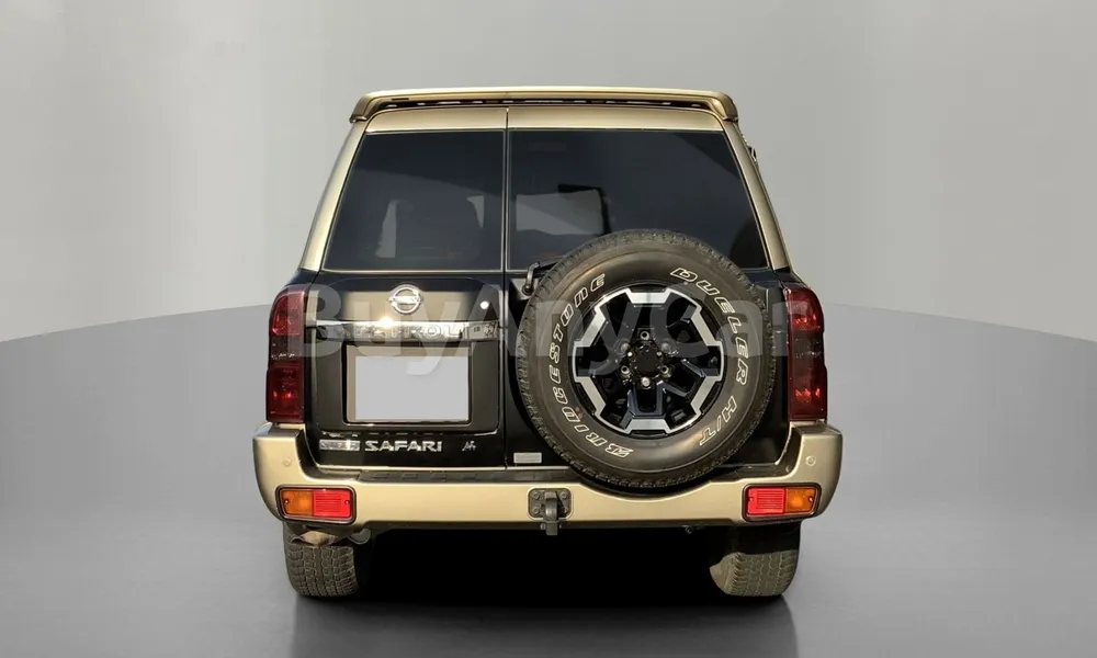 Vehicle photo 2