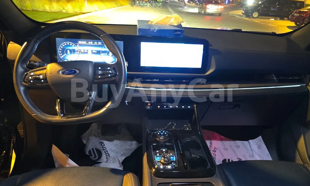 Vehicle photo 9