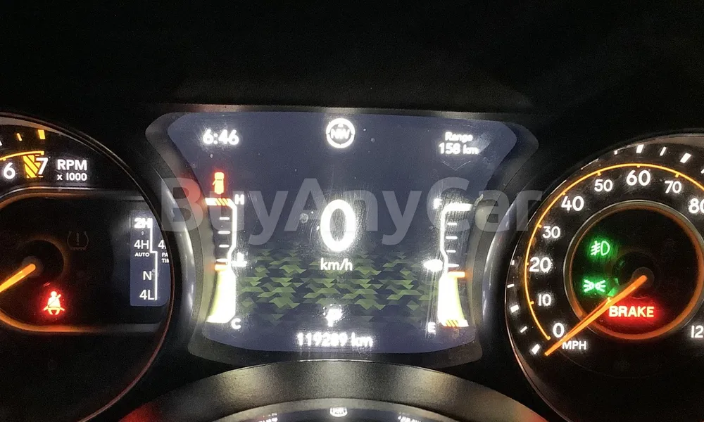 Vehicle photo 7