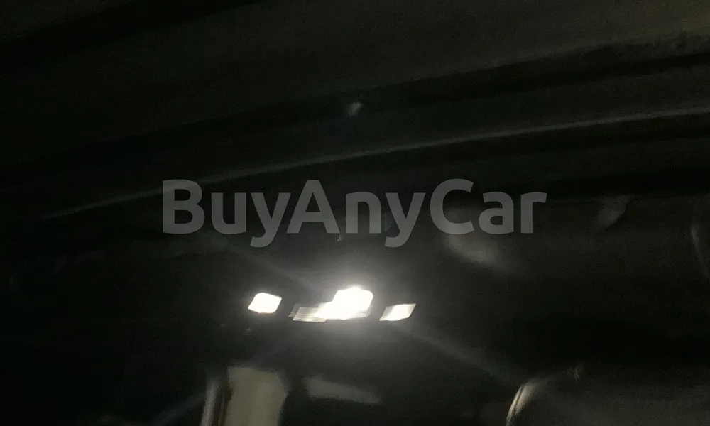 Vehicle photo 9