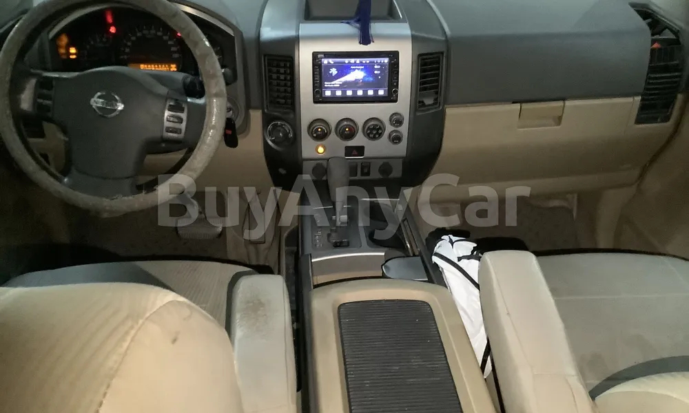 Vehicle photo 7