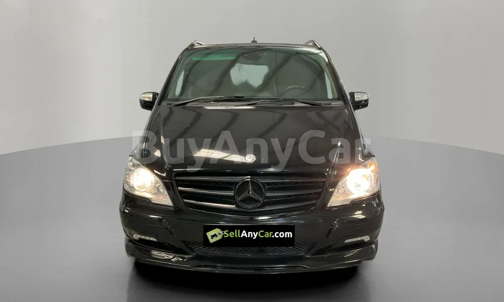 Vehicle photo 1