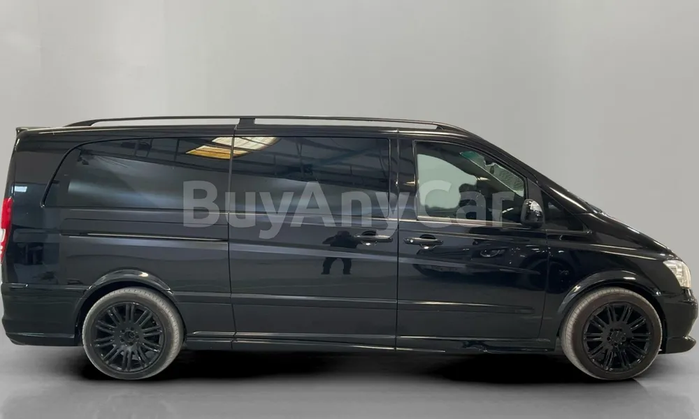 Vehicle photo 3