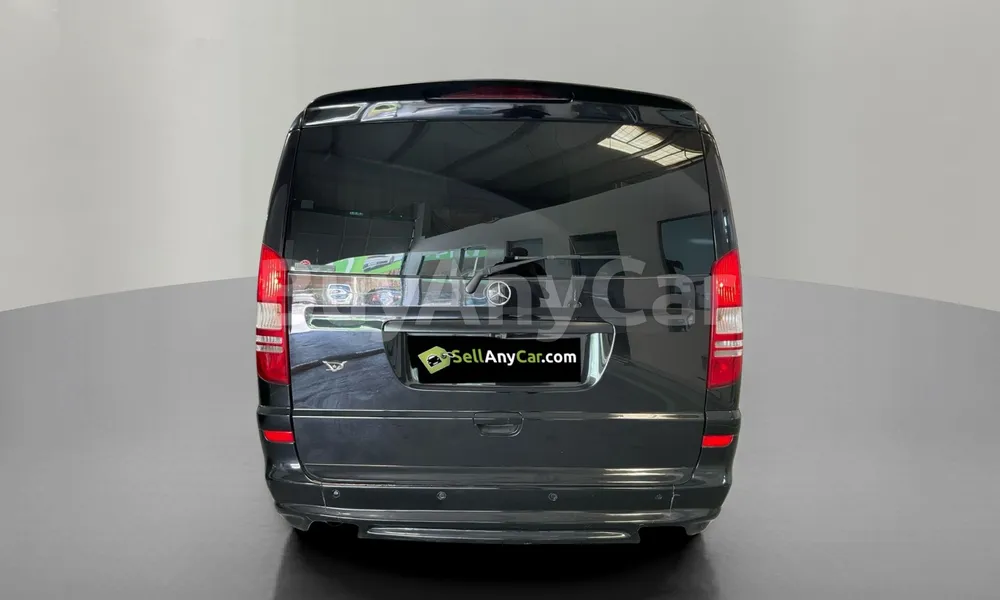 Vehicle photo 2
