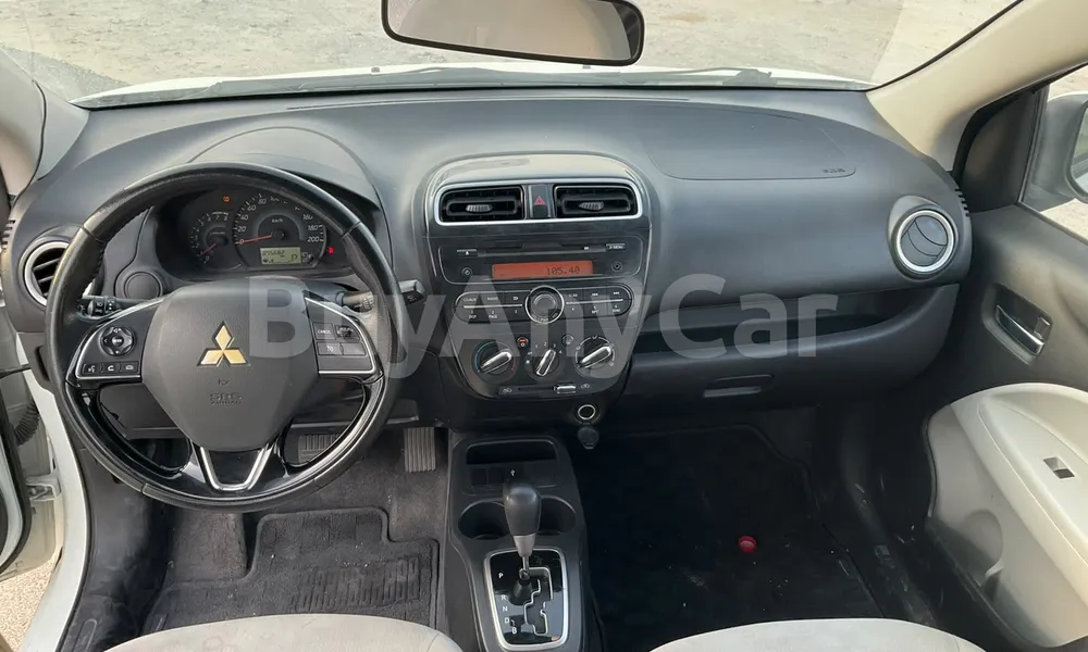 Vehicle photo 9