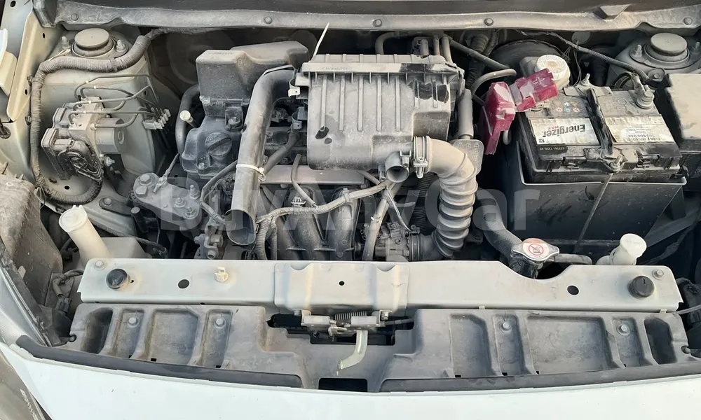 Vehicle photo 6