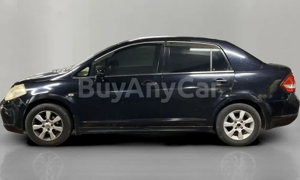 Vehicle photo 4