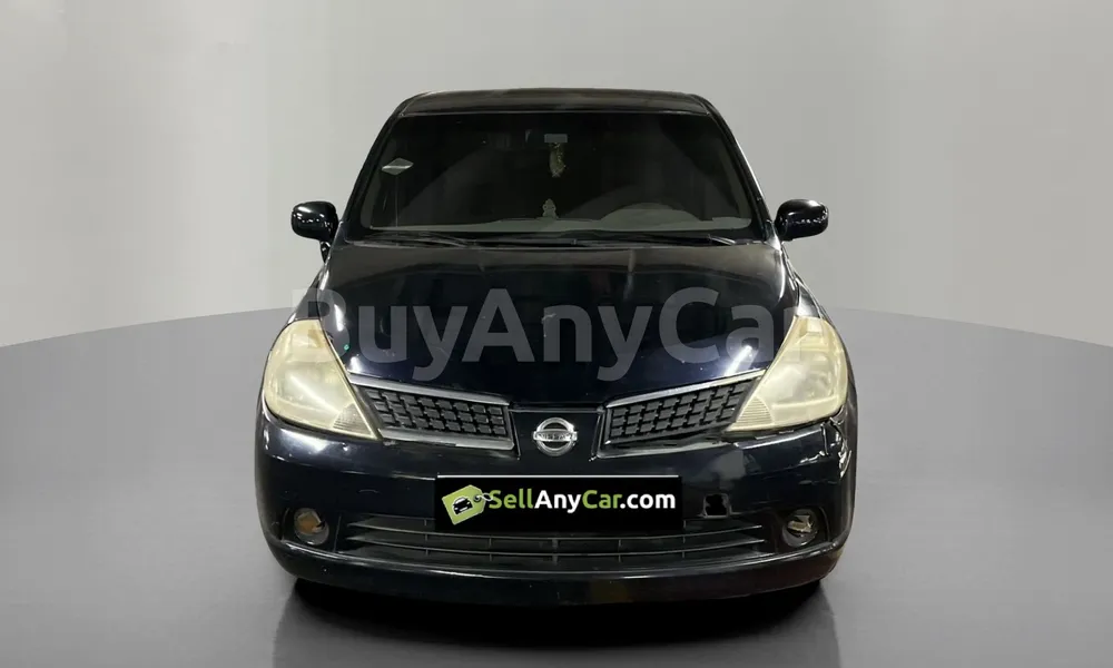 Vehicle photo 1