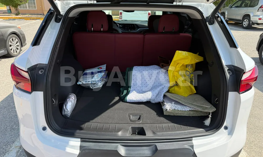 Vehicle photo 4
