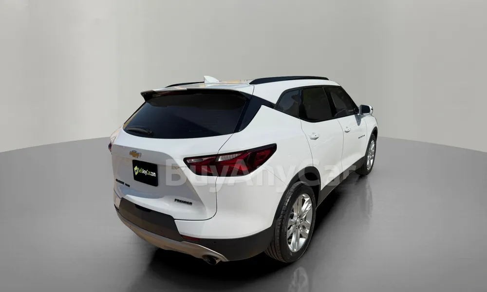 Vehicle photo 2