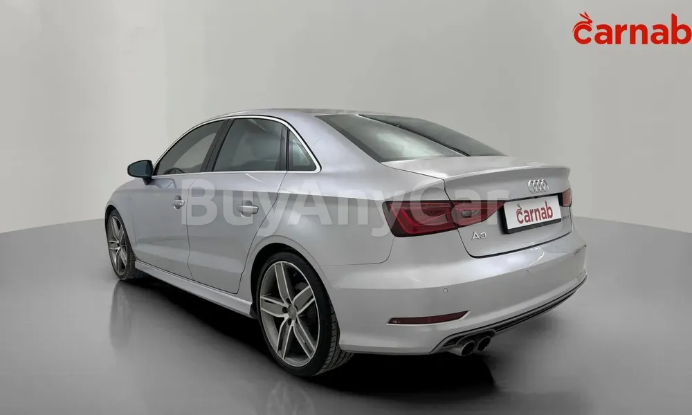 Vehicle photo 4
