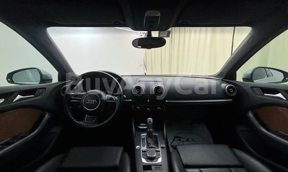 Vehicle photo 9